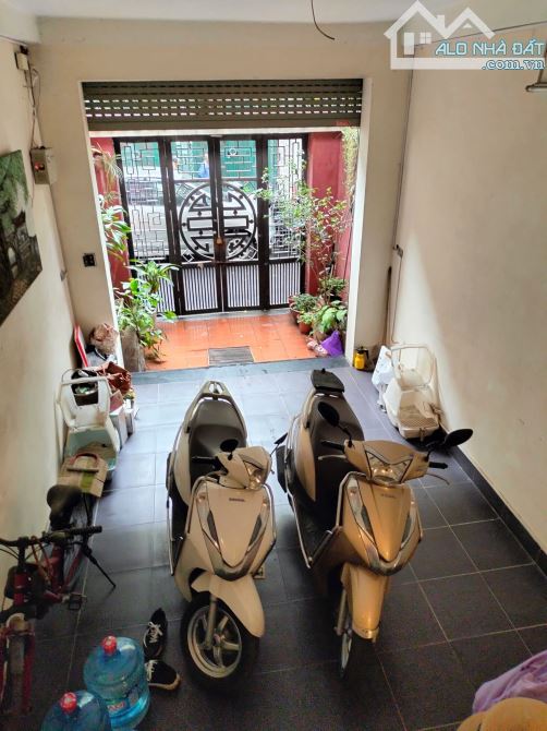 Bán nhà phân lô Thịnh Quang, Đống Đa. Kinh doanh, ô tô đỗ cửa,