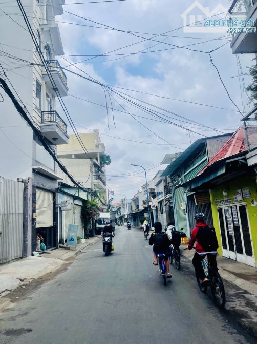 VỀ BẮC NÊN BÁN GẤP NHÀ TRẦN THỊ TRỌNG, 5 TẦNG, HẺM 6M CÓ LỀ, NGANG 4,5M - CHỈ 7 tỷ 99 bớt