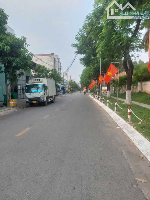 Cần bán gấp MT Trần Thị Do, P. Hiệp Thành, DT 5x25m, nhà cấp 4, giá 7,5 tỷ TL