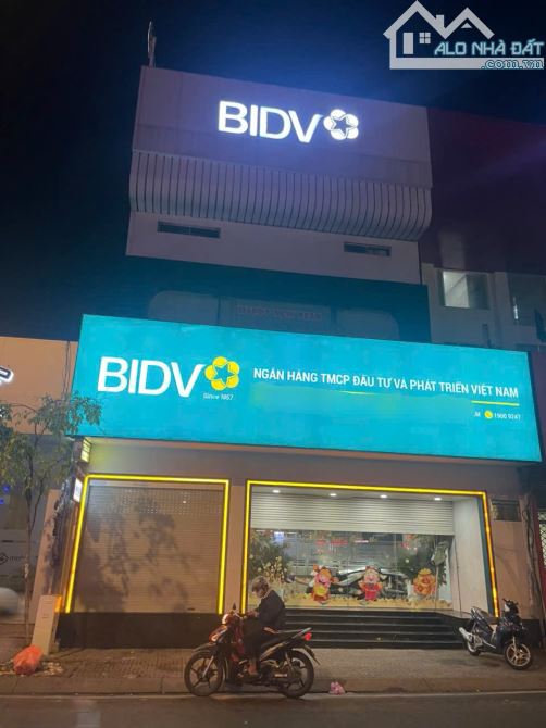 BÁN TÒA NHÀ PHẠM VIẾT CHÁNH QUẬN 1(10X12M) SDT 170TR/T (BIDV) GIÁ CHỈ 65 TỎI