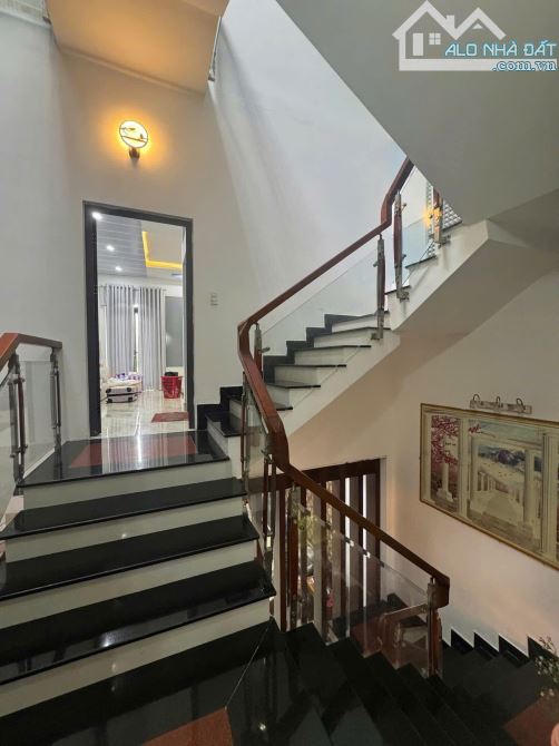 Bán nhà mặt phố đường Nguyễn Thúy, Phường Hòa Minh, Quận Liên Chiểu, dt: 86 m2, Giá: 6.6tỷ