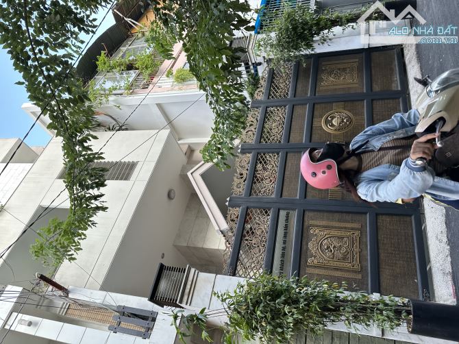 Bán nhà Ngã 6 Quang Trung (Vincom plaza) 75m2 5*15; MẶT TIỀN cách 50m chỉ hơn 6 tỷ