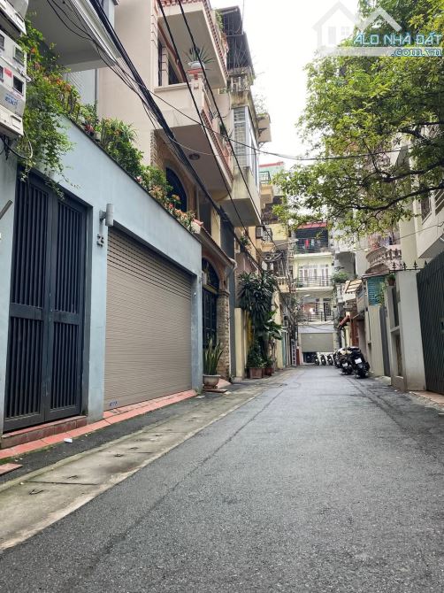 SIÊU PHẨM PHÂN LÔ – VƯƠNG THỪA VŨ – Ô TÔ TRÁNH – 10M RA PHỐ