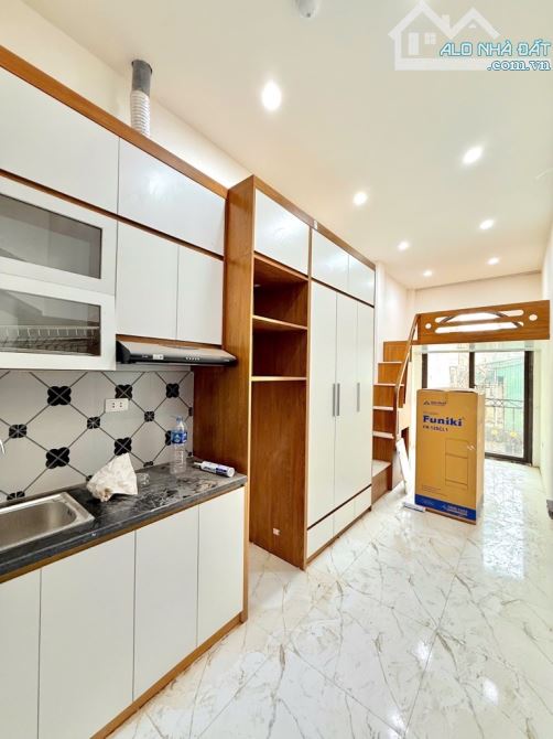 GIẢI PHÓNG - GIÁP BÁT - CCMN  6 TẦNG THANG MÁY, 14 PHÒNG KHÉP KÍN - 20M RA Ô TÔ - TRUNG TÂ