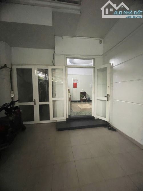 Bán nhà căn góc 2 mặt tiền đường Phường 7 Quận 8. Lô góc (8m x 18m) cực hiếm, gần chợ