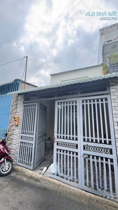 Bán nhà 4.2*14m. Đường nhựa. KP1-2 Thị Trấn Hóc Môn
