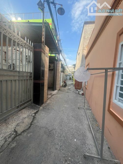 Cần bán căn nhà đường APĐ 09 DT 4,2x20,8m Giá 5 tỷ 5 Thương lượng.