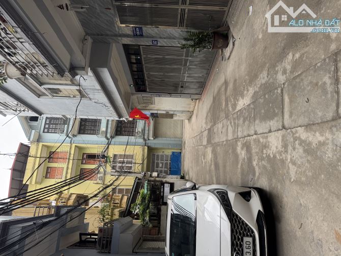 BÁN NHÀ Ở LUÔN VI TRÍ ĐỈNH LÔ GÓC GẦN MP PHẠM VĂN ĐỒNG TỪ LIÊM Ô TÔ TRÁNH 60M2 MT6M 15 TỶ