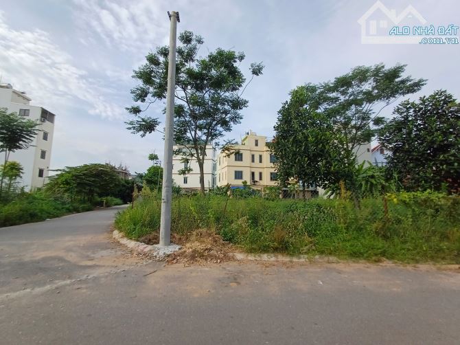 CHÍNH CHỦ BÁN LÔ ĐẤT THỔ CƯ HAI MẶT TIỀN, ĐƯỜNG RỘNG 11 M TẠI LAI XÁ, KIM CHUNG, HOÀI ĐỨC,