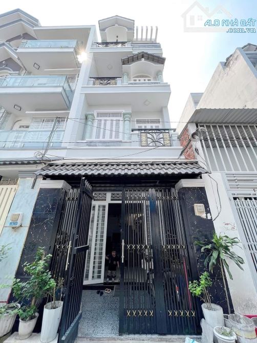 Nhà mặt tiền lô góc Lưu Hữu Phước 84m2 4x21 4 tầng vuông vức, view sông, chỉ nhỉnh 6 tỷ TL