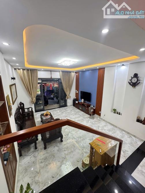 Cc cần bán nhà 2 tầng MT KD VIP đường Đặng Nhữ Lâm, Sơn Trà, giá chỉ nhỉnh hơn 6 tỷ.