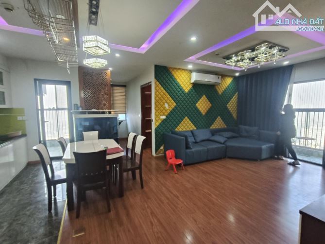 Bán chung cư Tứ Hiệp Plaza 108 m2 3 ngủ 3 vs giá 5,9 tỷ .