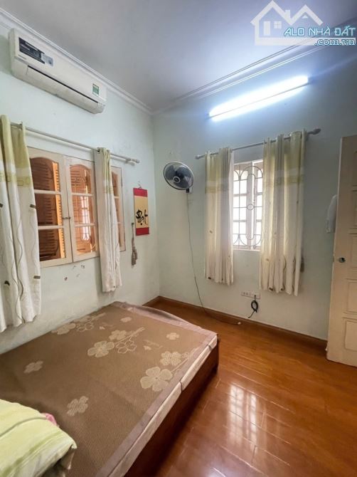 Hồ Tùng Mậu. 40m. 5tầng. Lô góc thoáng sáng. Ô tô đỗ cửa. 7,5 tỷ