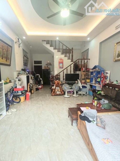 Bán NHÀ 1 Trệt 1 Lầu SÂN THƯỢNG – HẺM 5m GẦN MẶT TIỀN LÃ XUÂN OAI, P. LONG TRƯỜNG, Q9