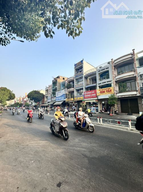 Bán nhà MTKD đường Nguyễn Sơn, P. Phú Thạnh - DT: 12x28m - Giá: 50 tỷ TL