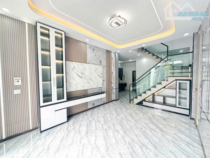 Bán nhà 2 Tầng Bửu Hòa,full nội thất đẹp xịn mịn,đường xe hơi đổ cửa