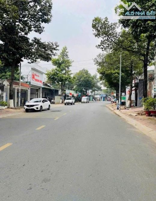 Bán Gấp Nhà Mặt Tiền Kinh Doanh Nguyễn Đình Chiểu Dĩ An