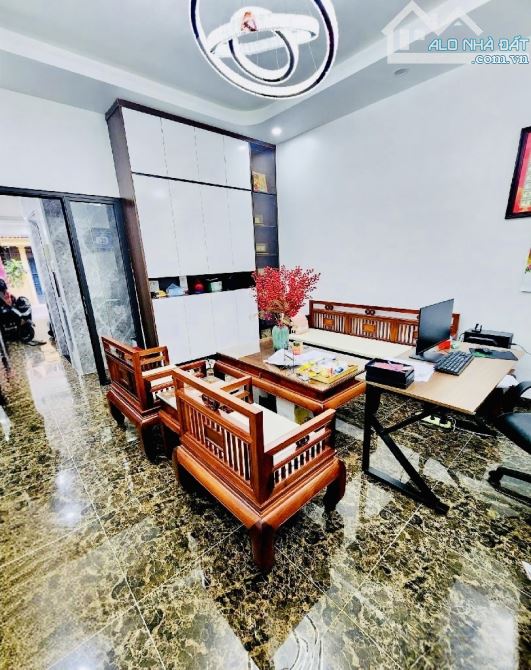 Bán Siêu Phẩm Hồng Tiến - 5 Tầng - Thang Máy - 2 Thoáng - Kinh Doanh Nhỏ