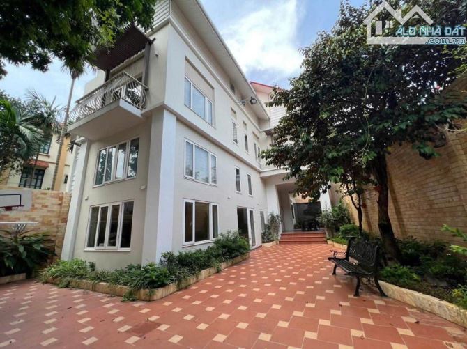 Bán biệt thự Ngọc Thuỵ 320m2x4tầng,mt14m - Ôtô tránh nhau,30m đường Ngọc Thuỵ - 146tr/m2 - 10