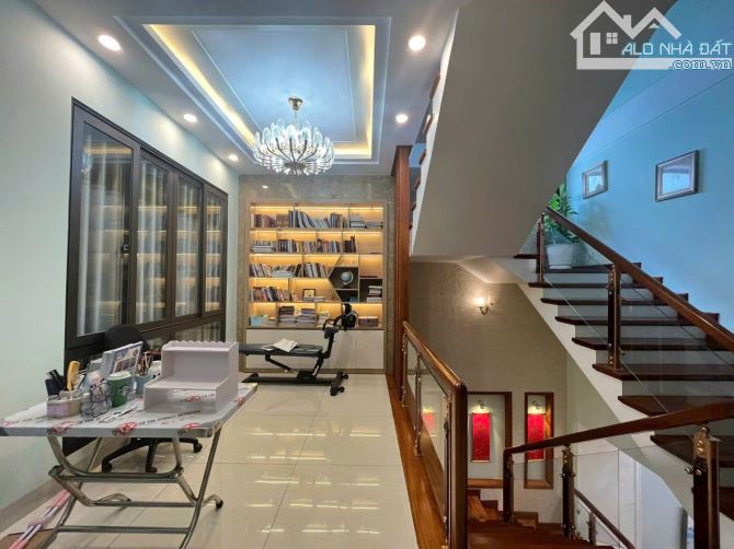 Bán nhà 1 trệt 2 lầu KDC cổng 2 sân Bay Biên Hòa, Quang Vinh, 145m2, giá 10 tỷ 800. - 1