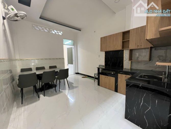 Bán nhà 3 tầng mặt tiền đường Mê Linh - Gần Nguyễn Thị Minh Khai - 1