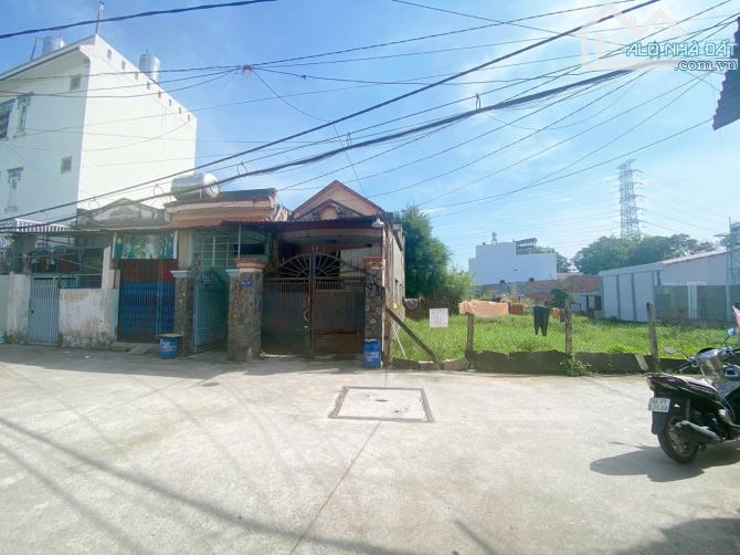 BÁN NHÀ CẤP 4 CŨ. HẺM XE TẢI. NGANG 8 DÀI 22 CHỈ HƠN 6 TỶ. TÂN CHÁNH HIỆP. Q12 - 1