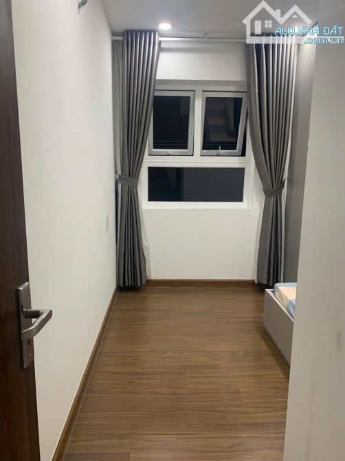 Căn hộ chung cư Sky Center, P2, Tân bình có 2p ngủ, 74m2, 17tr/th - 1