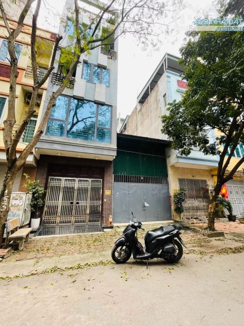 Bán gấp! Hoàng Công, Mậu Lương, đất 50m2, MT 4m, ô tô tránh vỉa hè, nhỉnh 10 tỷ - 1