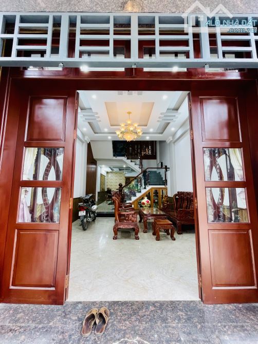 VỀ BẮC NÊN BÁN GẤP NHÀ TRẦN THỊ TRỌNG, 5 TẦNG, HẺM 6M CÓ LỀ, NGANG 4,5M - CHỈ 7 tỷ 99 bớt - 1