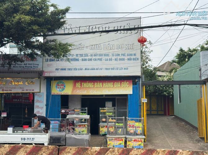 Bán nhà mặt tiền Nguyễn Văn Cừ - 1