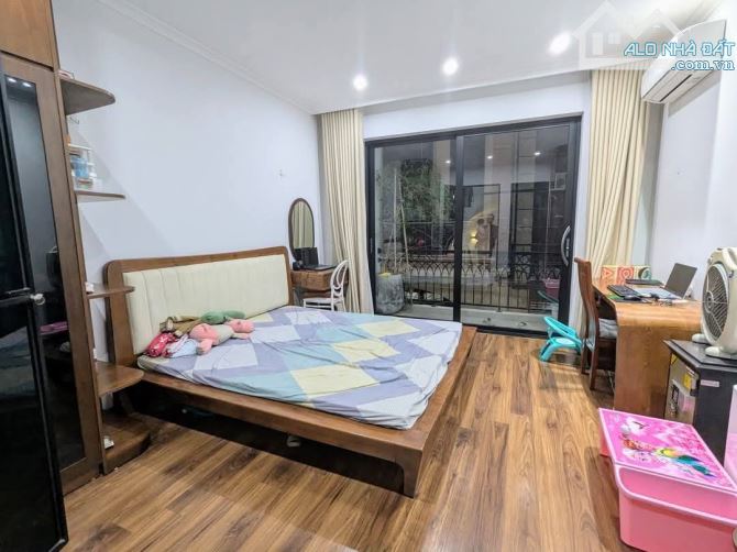 NGAY GẦN NGÃ TƯ SỞ NGÕ RỘNG Ô TÔ VÀO NHÀ DÂN XÂY NHÀ FULL TIỆN ÍCH DT 35M2 - 1