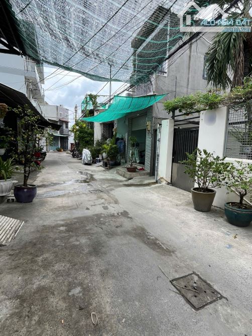 Cần bán gấp căn nhà đường rộng 5m Tân Thới Hiệp 29 DT 7,2x20 Giá 8 tỷ 2 Thương lượng: - 1