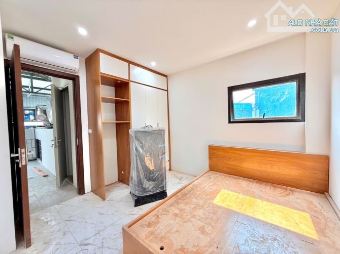 GIẢI PHÓNG - GIÁP BÁT - CCMN  6 TẦNG THANG MÁY, 14 PHÒNG KHÉP KÍN - 20M RA Ô TÔ - TRUNG TÂ - 1