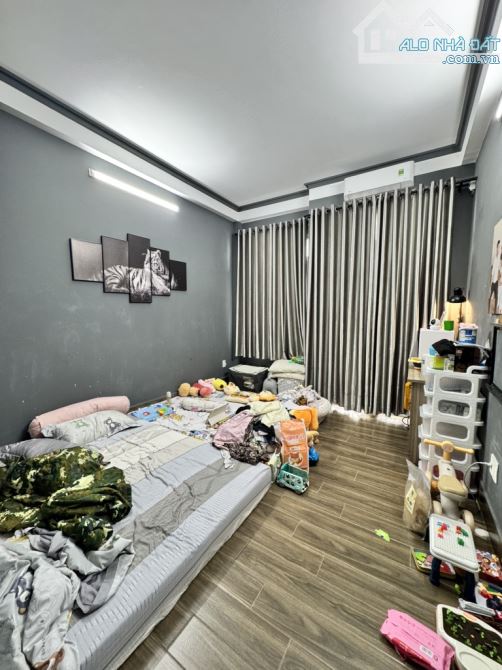 Khu phân lô. HẺM 8M - 5 TẦNG - 41m2 - sổ hoàn công đủ .4pn. - 1