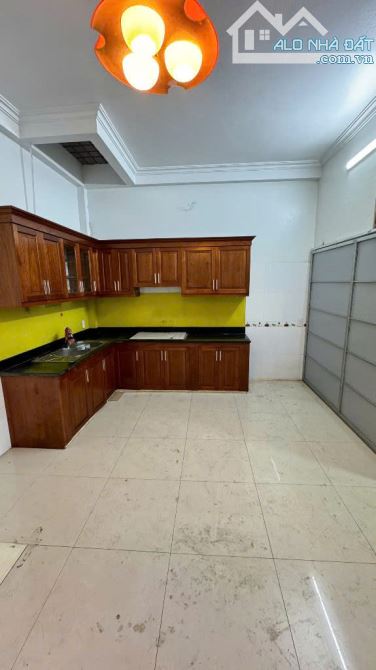 Cho thuê nhà Liền Kề Mậu Lương Hà Đông 50m2x5 tầng Giá 14,5Tr - 1