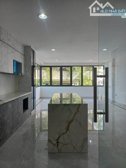 Bán nhà Kim Mã, phân lô oto, DT 48/52m2, MT 5m, thang máy, vị trí VIP, giá 20 tỷ x - 1