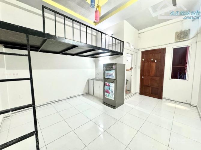 Căn góc 2MT. 3 tầng. 4,8 x 20 vuông vức. Ko lộ giới. HXT tránh. Đc xây 6 tầng. Chỉ hơn 100 - 1