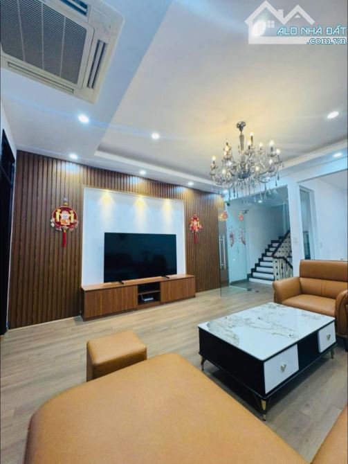 Cần Bán Nhà Phố Trần Quang Diệu Ô Chợ Dừa Đống Đa Nhà 5 Tầng Nhà Đẹp Ô Tô Kinh Doanh. - 1