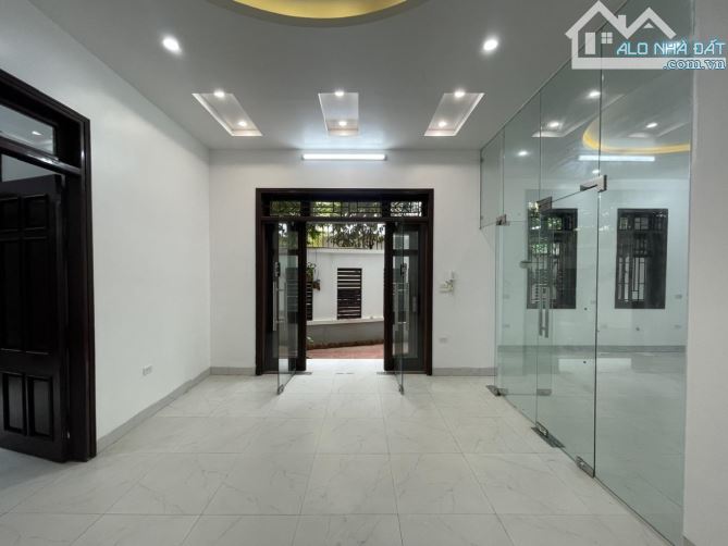 Bán biệt thự Nguyễn Văn Lộc 152m2 Lô Góc mt 22m giá 32,8 tỷ - 1