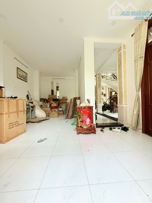 Có Visa Định Cư Bán Gấp Biệt Thự 3 Tầng Mặt Tiền Liên Khu 2 - 5, 600M2 Ngang 9M, Nở Hậu. - 1