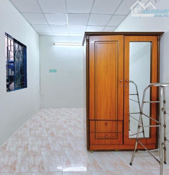Nhà cấp 4 DT 32 m2 ngõ Trại Cá, Trương Định ô tô tránh, vỡ nợ phải bán 8,4 tỷ - 2