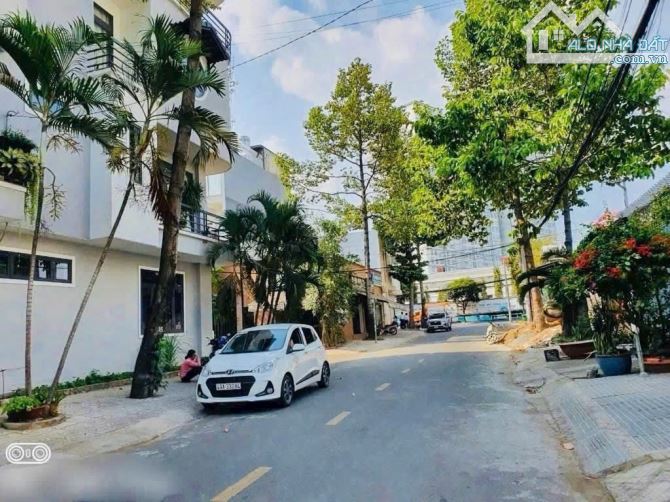 Rẻ hơn giá đất - Nhà xinh 2 Tầng - Hẻm xe hơi - 135m2 Ngang 7m - Chỉ 6.x TL