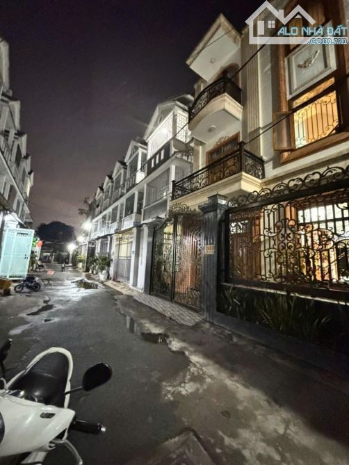 BÁN NHÀ 3 TẦNG - ĐƯỜNG Ô TÔ - HIỆP PHÚ - THỦ ĐỨC - NHĨNH 5 TỶ - 1
