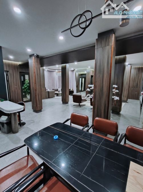 SIÊU PHẨM BIỆT THỰ VIP ĐẲNG CẤP – SÂN VƯỜN, BỂ CÁ KOI – GARA Ô TÔ – VỊ TRÍ KIM CƯƠNG - 1