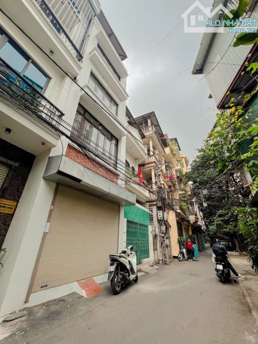 CẦU GIẤY-NHÀ ĐẸP Ở NGAY-PHÂN LÔ-Ô TÔ TRÁNH-DIỆN TÍCH 63M-GIÁ 17.5 TỶ - 1