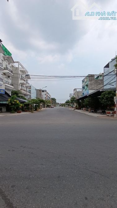 Bán gấp đất mặt tiền đường D1 khu VIP phường 7, đường 20m, 105m2, SHR, chỉ nhỉnh 5 tỷ. - 2