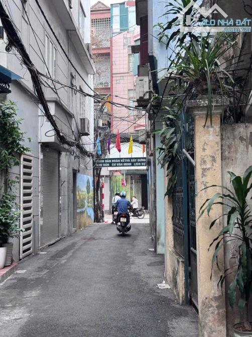 Bán nhà Nguyễn Ngọc Nại, Thanh Xuân, oto đỗ cửa , 12 tỷ, 3 tầng ,54 m2 - 2