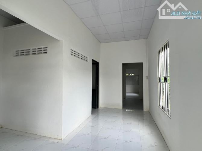 Chủ cần ra gấp căn nhà cấp 4, SHR, Xã Tân Phú Trung, Giá 950 Triệu. - 2