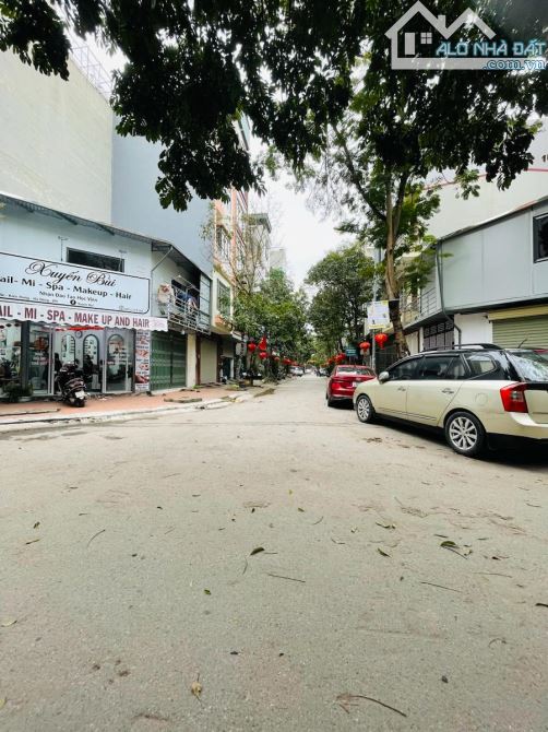 Bán gấp! Hoàng Công, Mậu Lương, đất 50m2, MT 4m, ô tô tránh vỉa hè, nhỉnh 10 tỷ - 2
