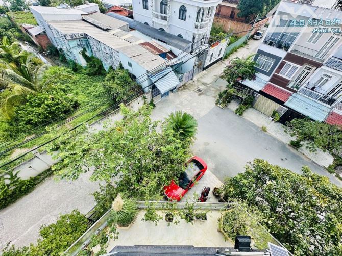 Nhà 2 mặt tiền, 111m2, 8x14m, 4 tầng 3PN, đường 16m, gần Phú Mỹ Hưng view sông, chỉ 12,8 t - 2